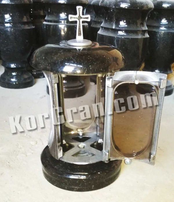 Лампадка гранітна для памятника на кладовище, могилу