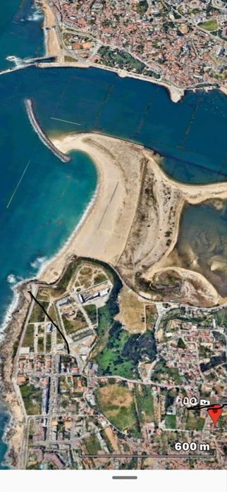 Moradia T2 com terreno 850 m2 a 900 mts da praia de lavadores