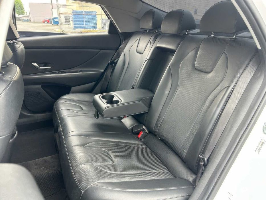 Hyundai Elantra Hyb Limited      2019