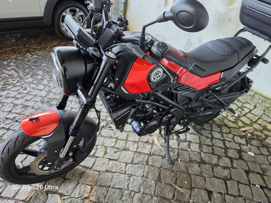 Benelli Leoncino 125cc  Garantia 05/2027