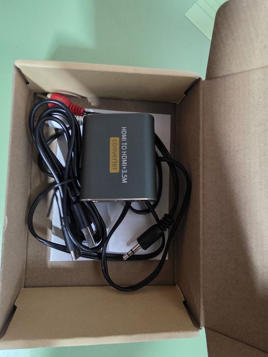 konwerter HDMI na HDMI+3.5M 4K2K. Konwertuje cyfrowy sygnał audio HDM