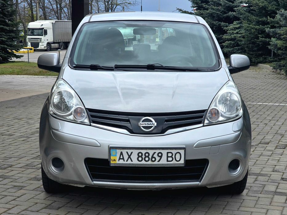 Nissan Note 2012г.в. 1.4 бензин не крашен, пробег 89 тыс