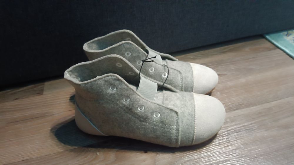 Нові капці 35 розміру