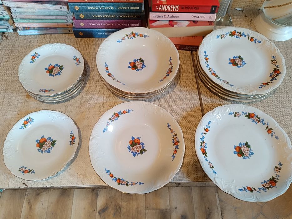 Zestaw talerzy porcelana Wałbrzych lata 50 te
