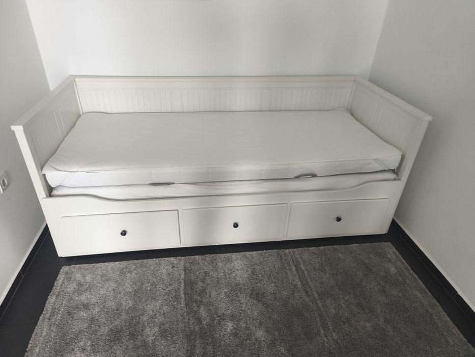 Brimnes (modelo IKEA)