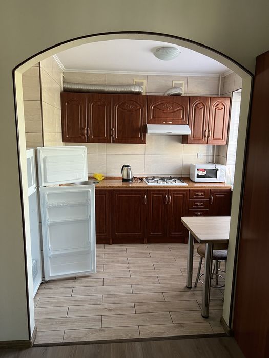 Здам 2 кім кв. Жд. Авто. Вок. . По добово. По годинно.