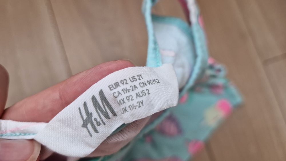 Sukienka i klapki crocsy 25. Zestaw dla 2 latki