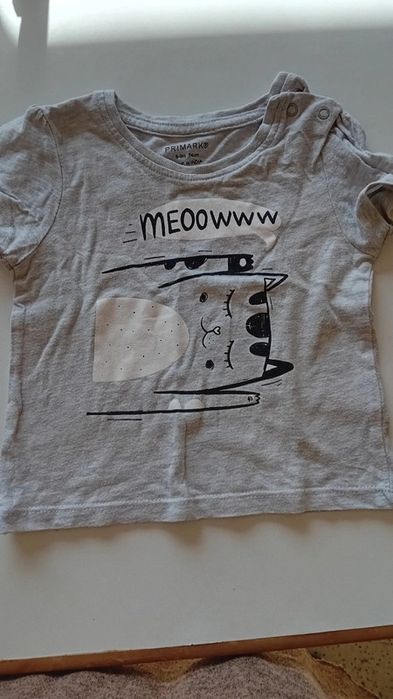 Conjunto de 4 t-shirts para bebé (6/9 meses)