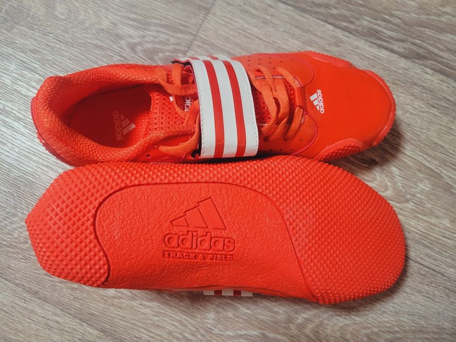 Металки. Adidas Throwstar 40 розмір