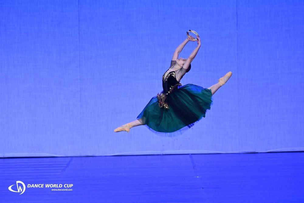 Figurino de Ballet Clássico (feminino) - Esmeralda Variation