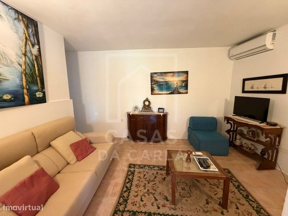 Propriedade T3 com Anexo T1+1 completamente renovada e jardim com 1...