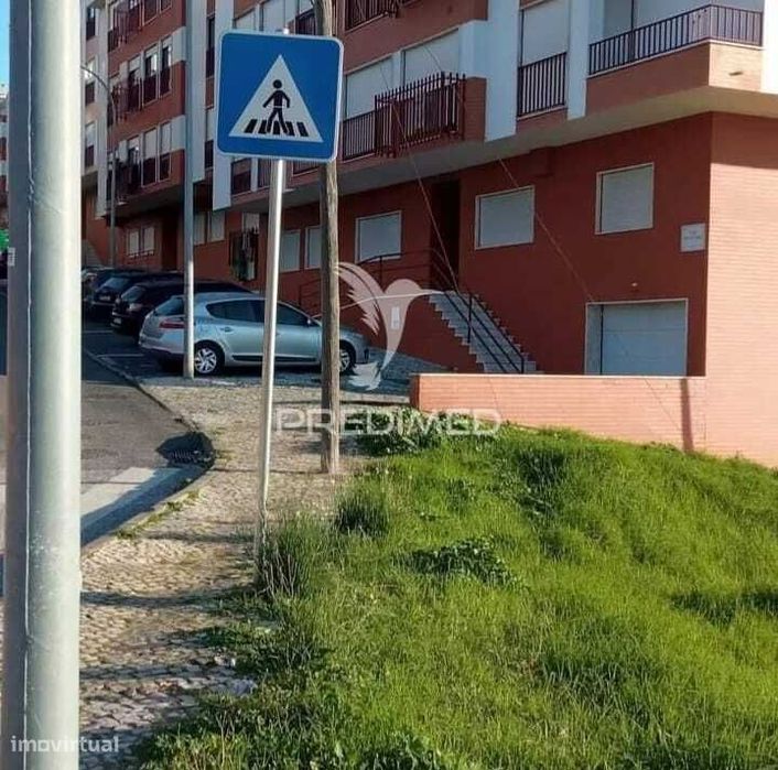 Terreno Urbano para construção de Moradia, Amadora.