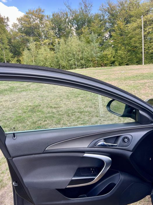 Опель інсікніа Opel Insignia