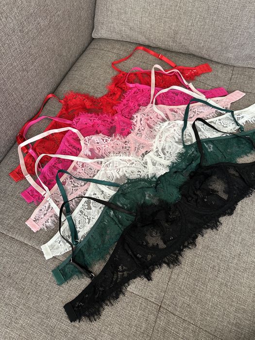 Мереживні комплекти жіночої нижньої білизни