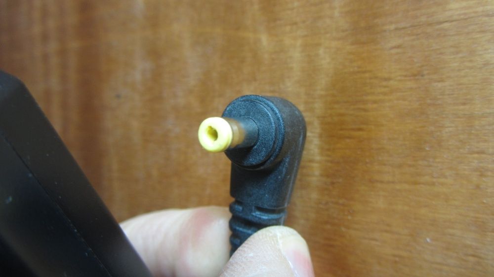 Автомобильное зарядное устройство SONY DCC-FX170 новое