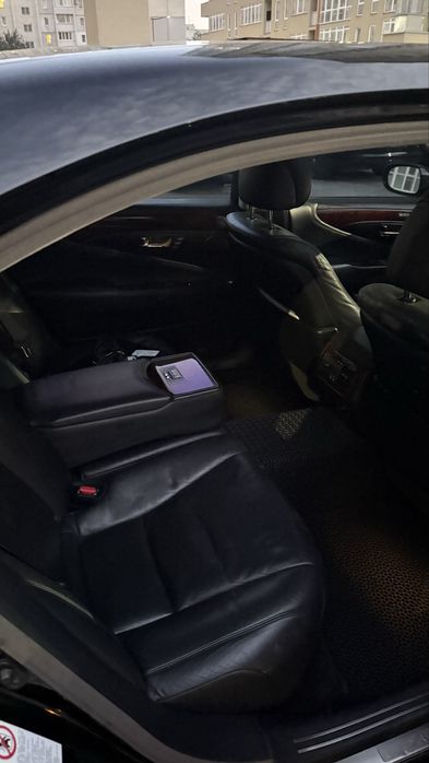 Lexus LS 460 Long