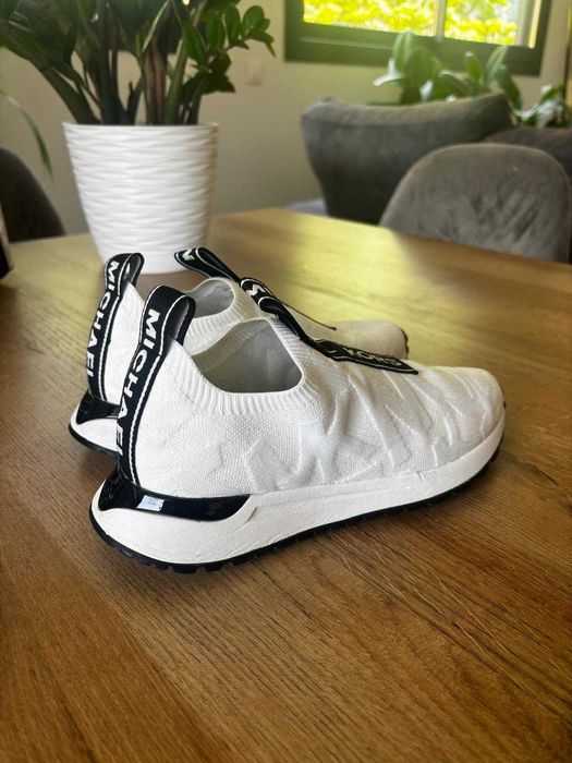 Buty sportowe damskie