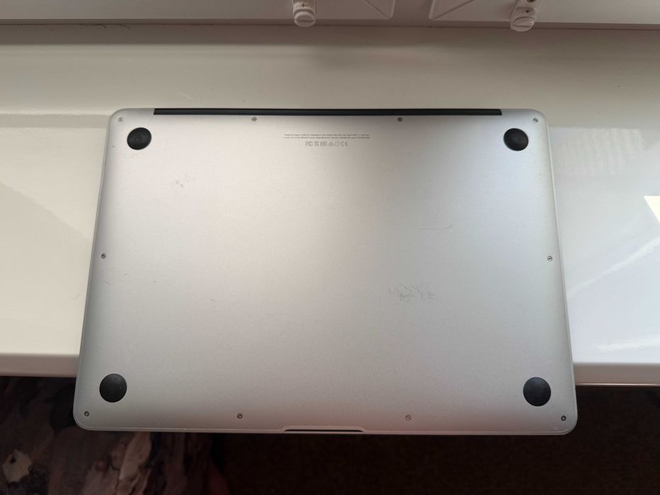 Macbook Air. 2017год