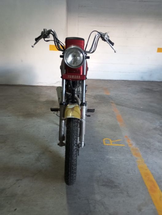 Moto  com documentos