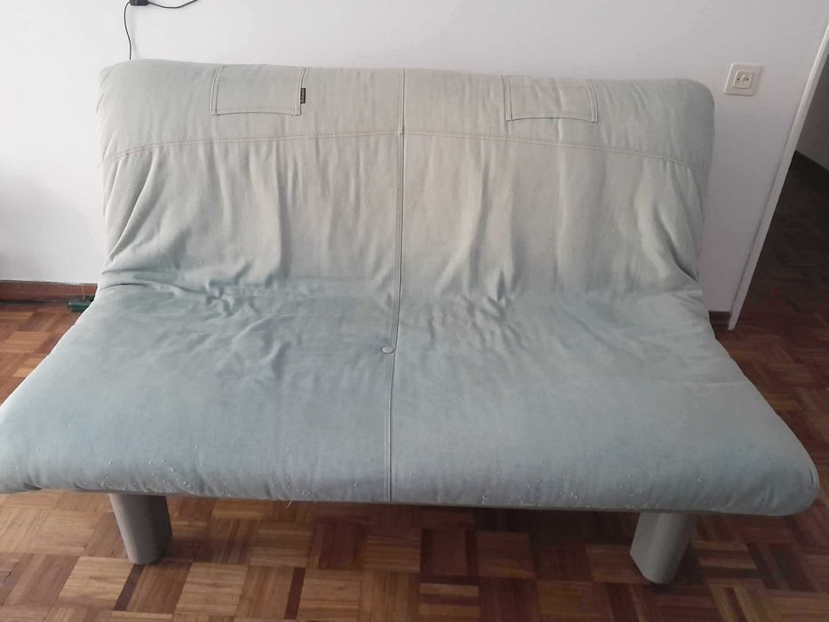 Sofá-cama 3 lugares com cabeçeira elevatória em modo Cama - Bom Estado