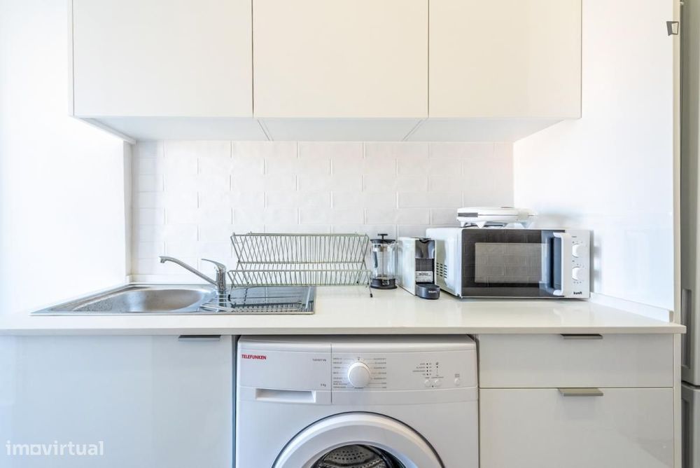 Quarto - localizado em Mouraria Lisbon