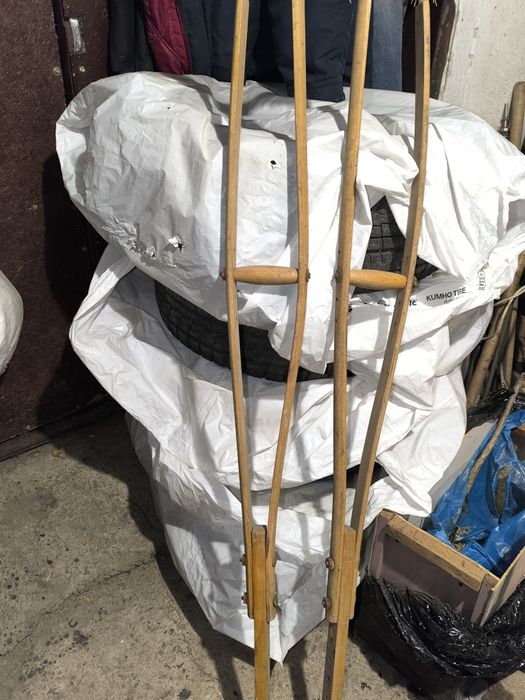 Подмышечные костыли,деревянные,разборные