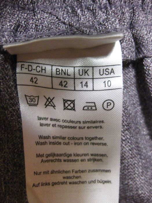 зручні офісні на резинці строгі ділові штани брюки мом