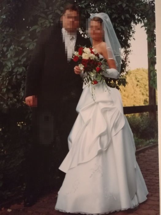 Biała Sukienka ślubna