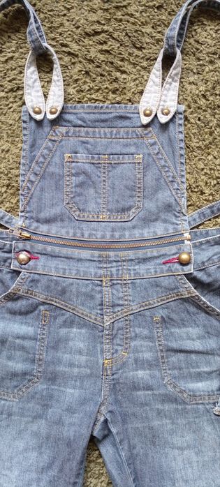 Krótkie jeansowe ogrodniczki