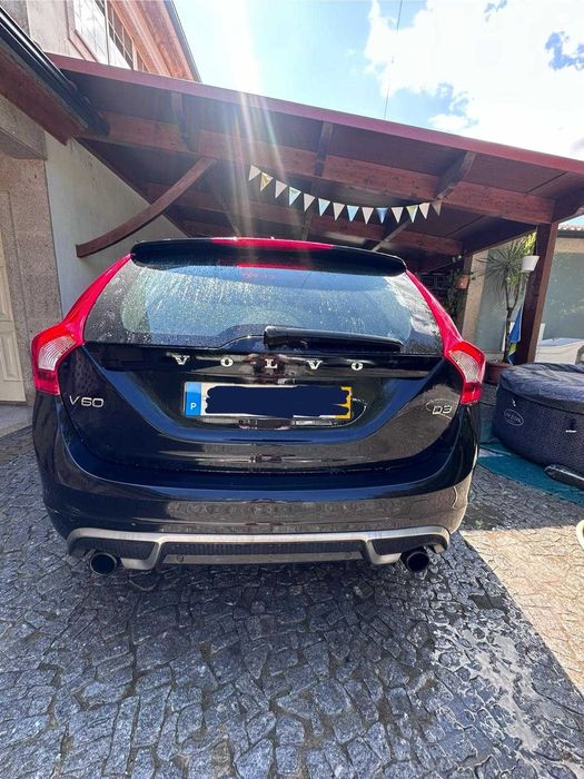 Volvo v60 r-design 5 cilindros d3