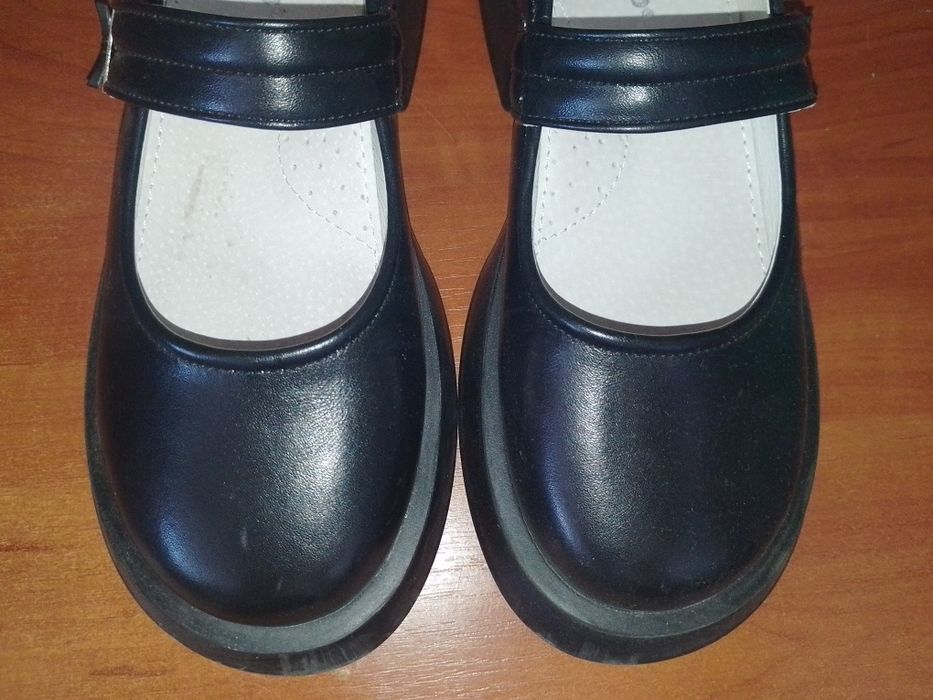 Продам туфлі для дівчинки