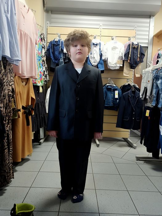 Sprzedam garnitur i buty komunijne