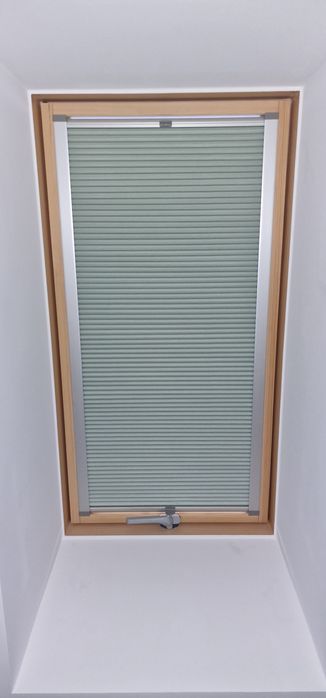 Plisy Dachowe / Na okna dachowe ROLETY