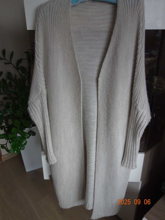 Długi sweter Kardigan jasny beż