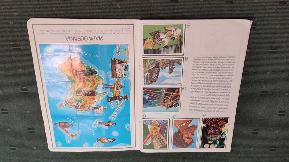 Caderneta de Cromos Homens Raças e Costumes