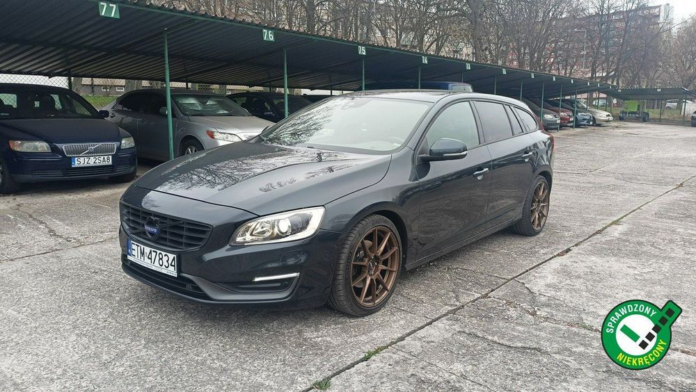 Volvo V60 model 2015, bardzo zadbane, serwisowane, pełna historia pojazdu