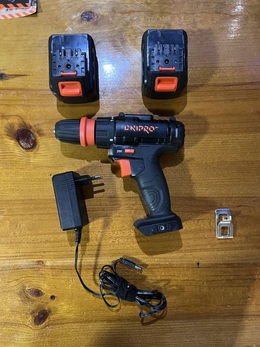 Шуруповерт dnipro m cd -182 q комплект