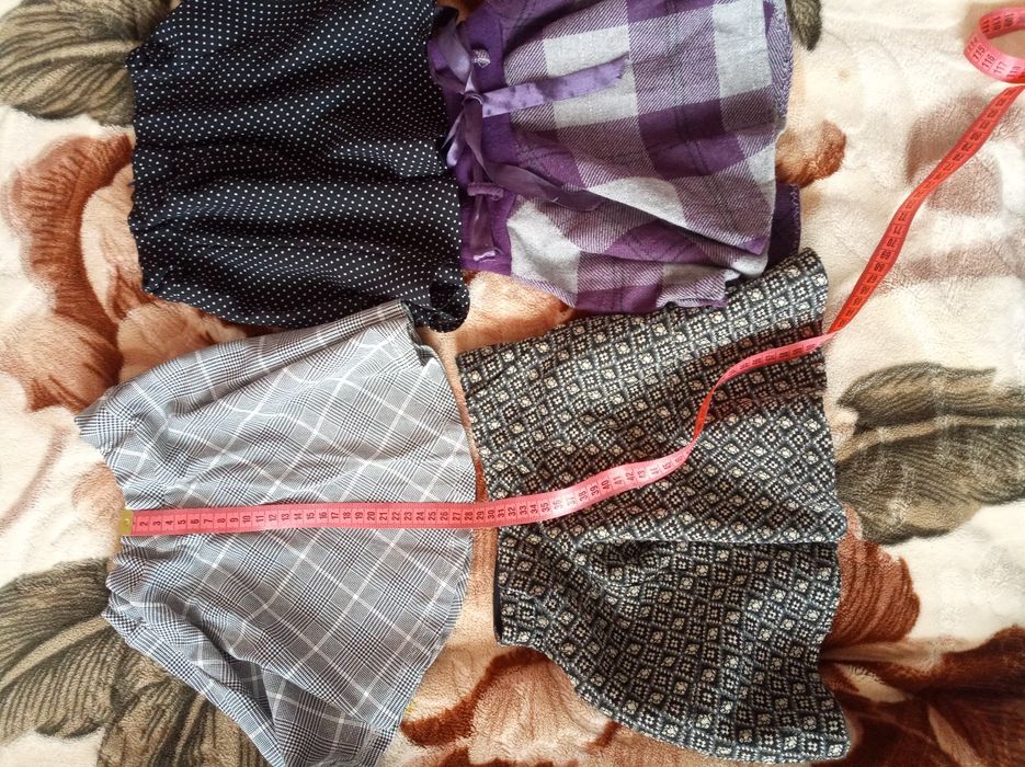 Спідниці 4 шт для дівчинки,