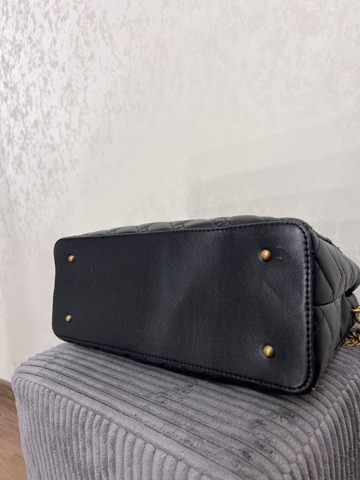 Сумка GUESS чорна стьобана