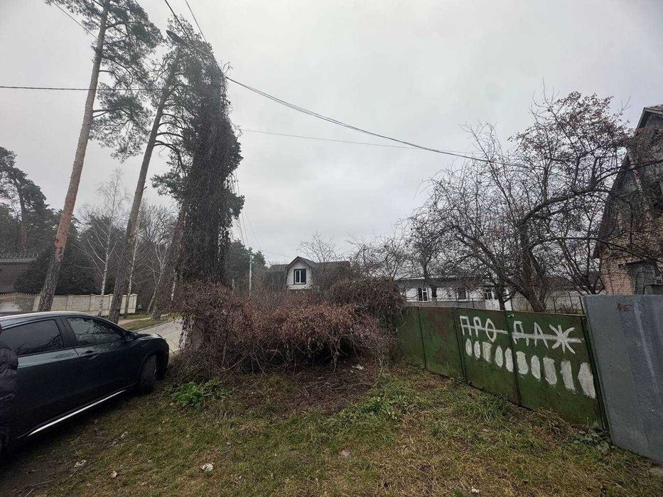Будинок під реконструкцію з бетонним перекриттям. Хооша локація