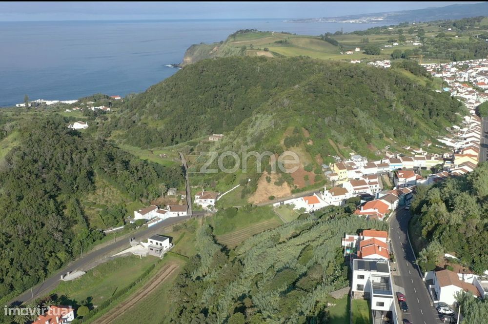 Moradia T3 com Vista Mar - Água de Pau