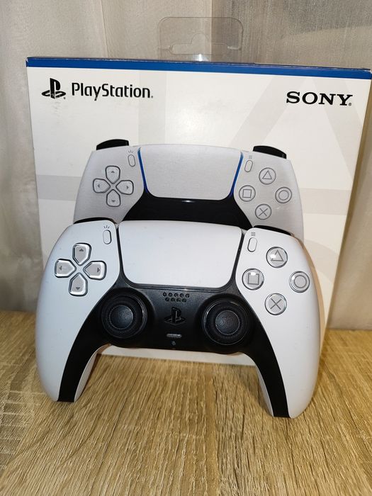 Продам геймпад для PS5 возможен торг