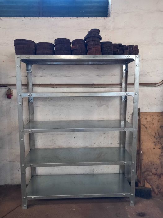 Estantes Reforçadas Galvanizadas