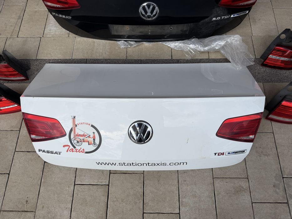 Кришка багажника, ляда VW Passat B8 фонарь Пассат б8