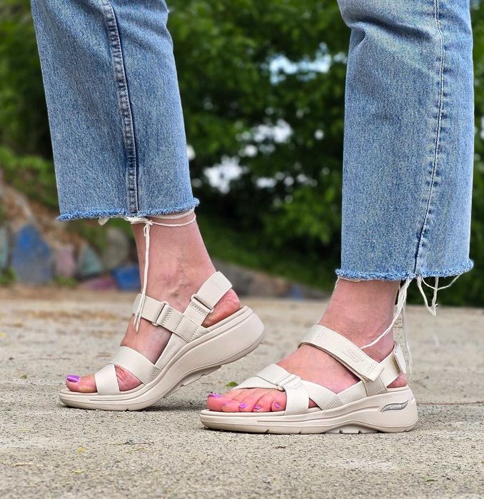Жіночі сандалі Skechers GO Walk Arch Fit оригінал.