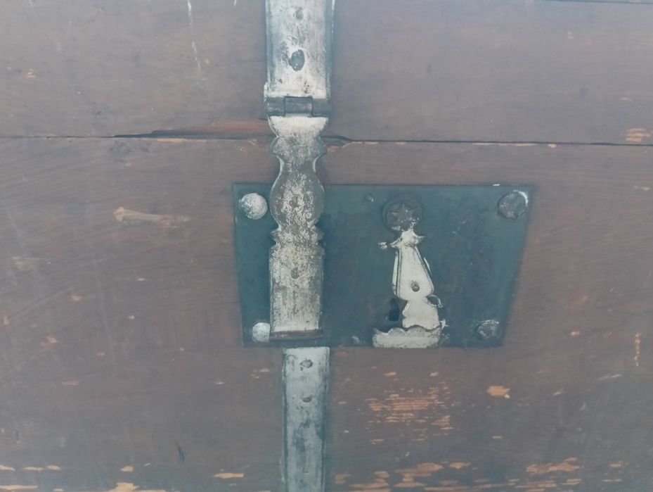 Skrzynia dębowa z okuciami