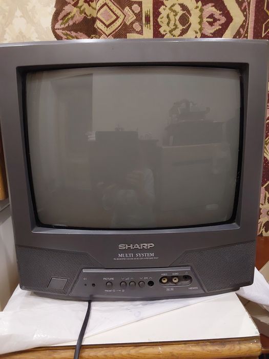 Телевізор маленький шарп
