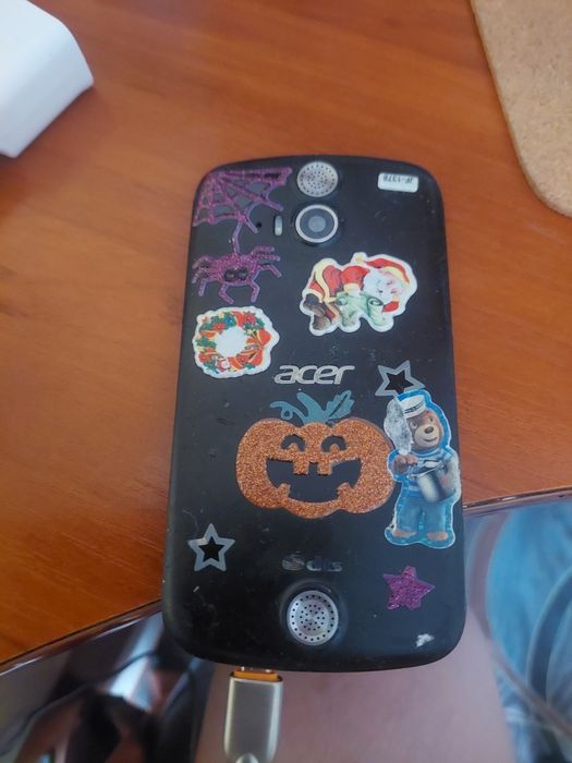 Продам телефон Acer V370