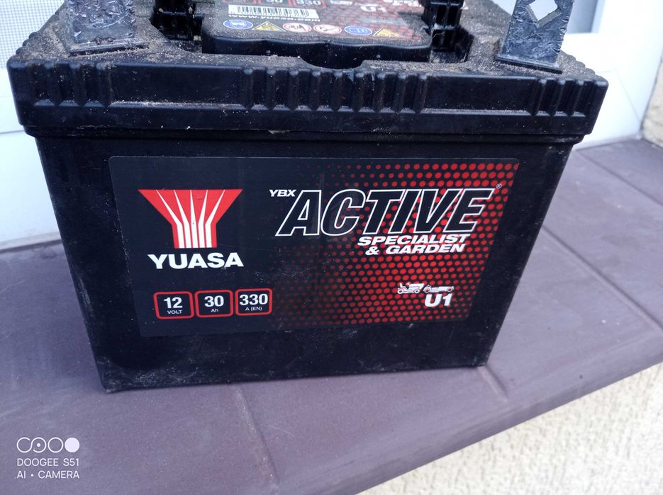 Akumulator  mały jak nowy