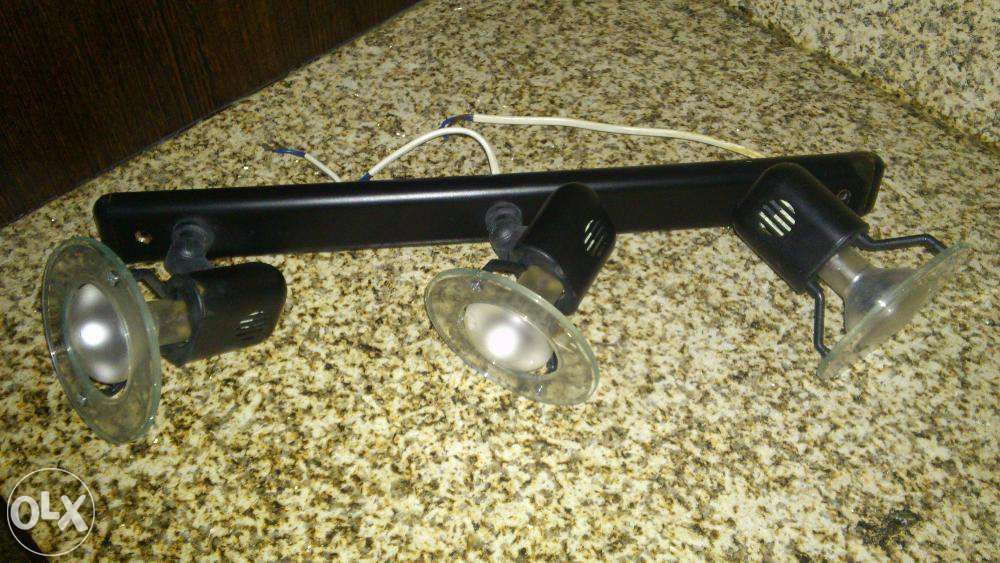 Candeeiro de três luzes